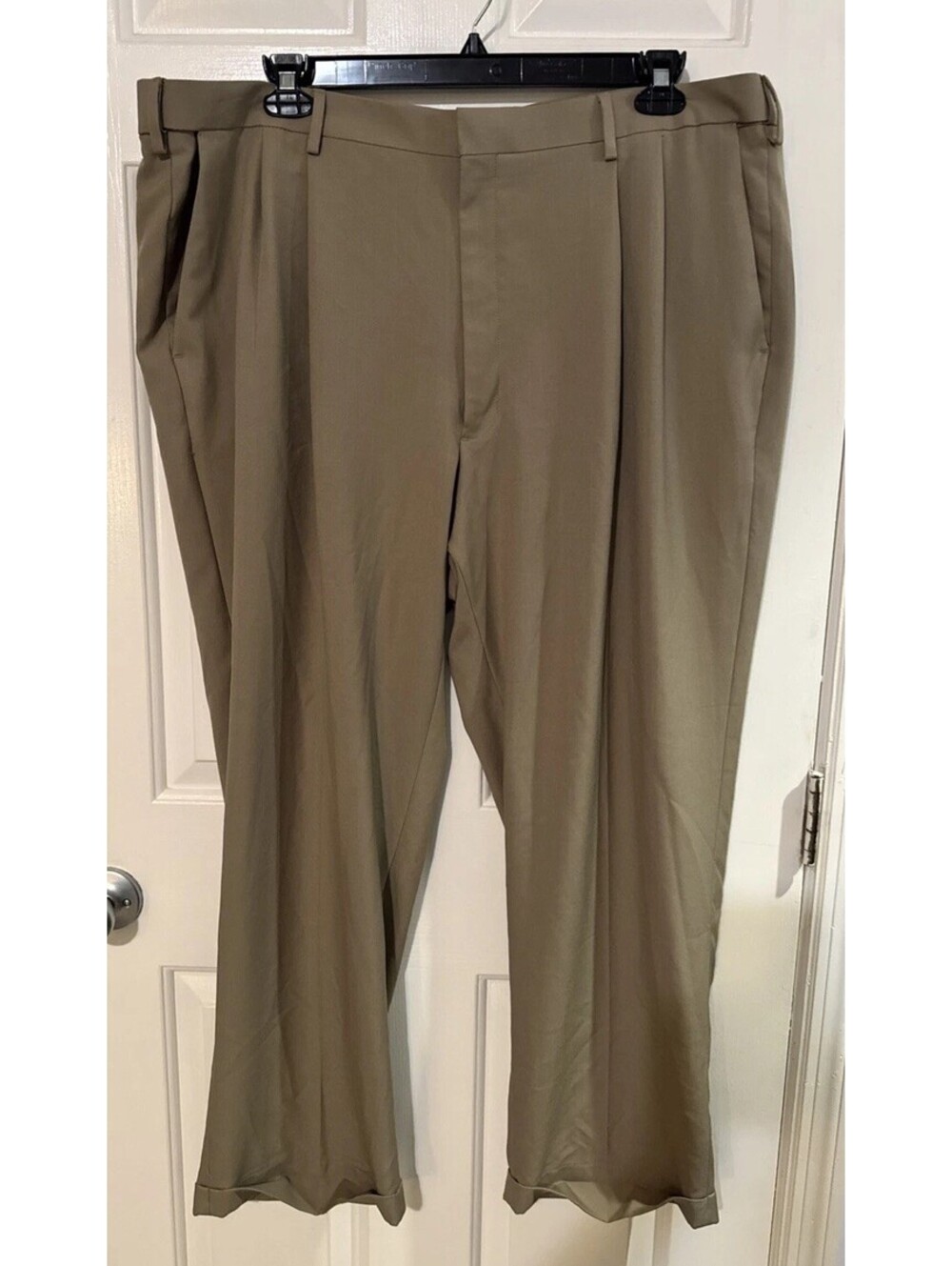 Haggar Premium Comfort Dress Pants Mens 44x30 Khaki Tan Classic Fit Pleated
